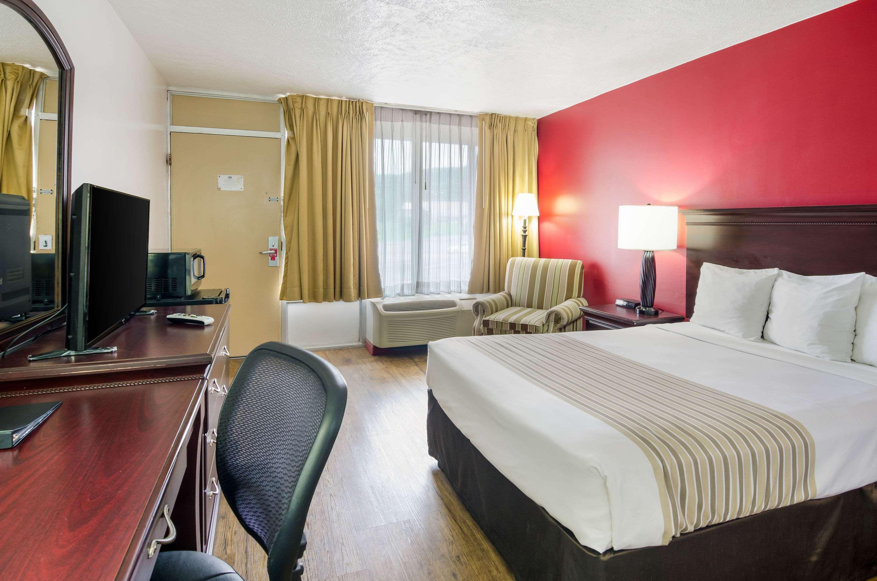 Econo Lodge Marion I-81 Экстерьер фото
