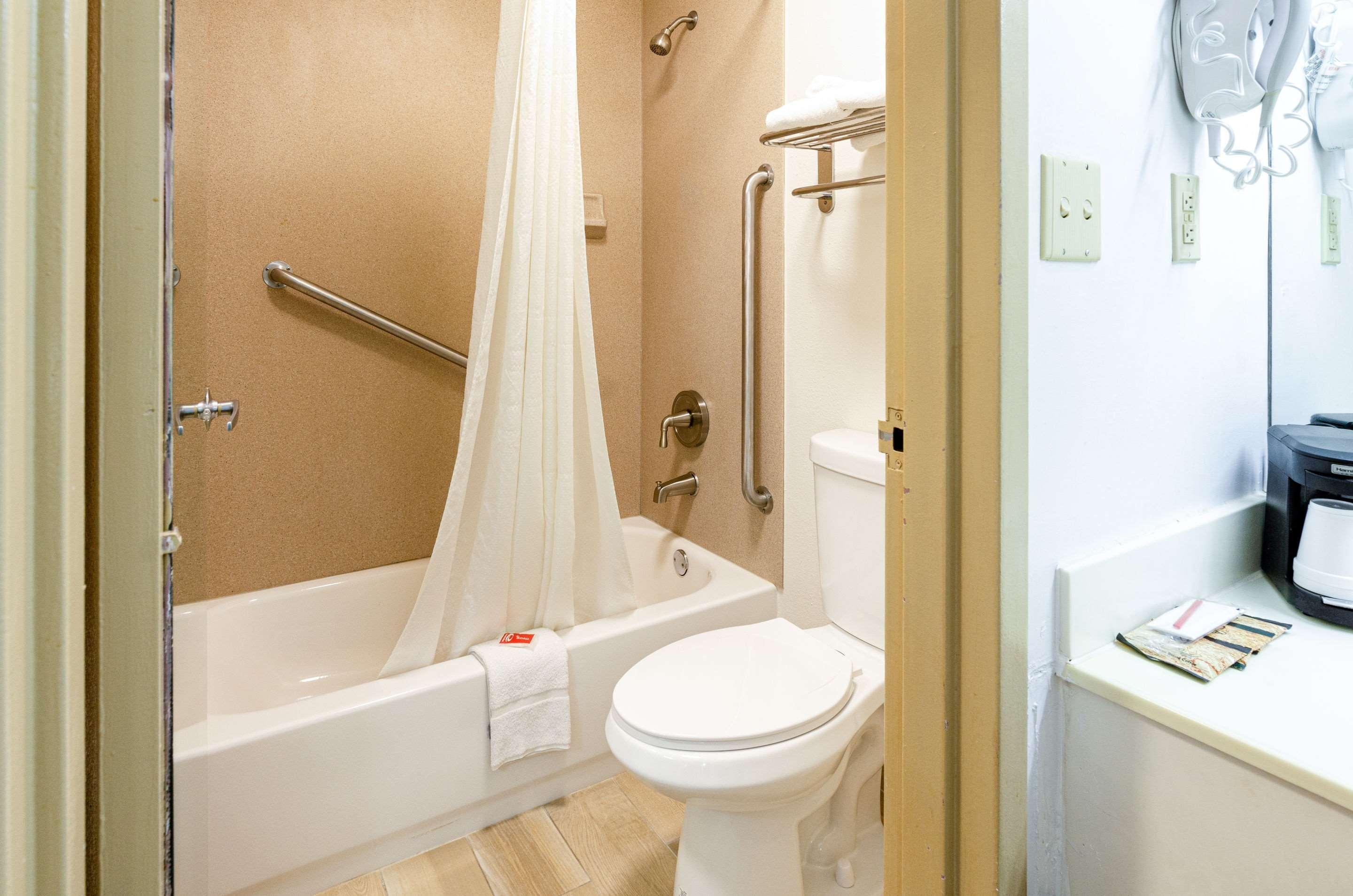 Econo Lodge Marion I-81 Экстерьер фото