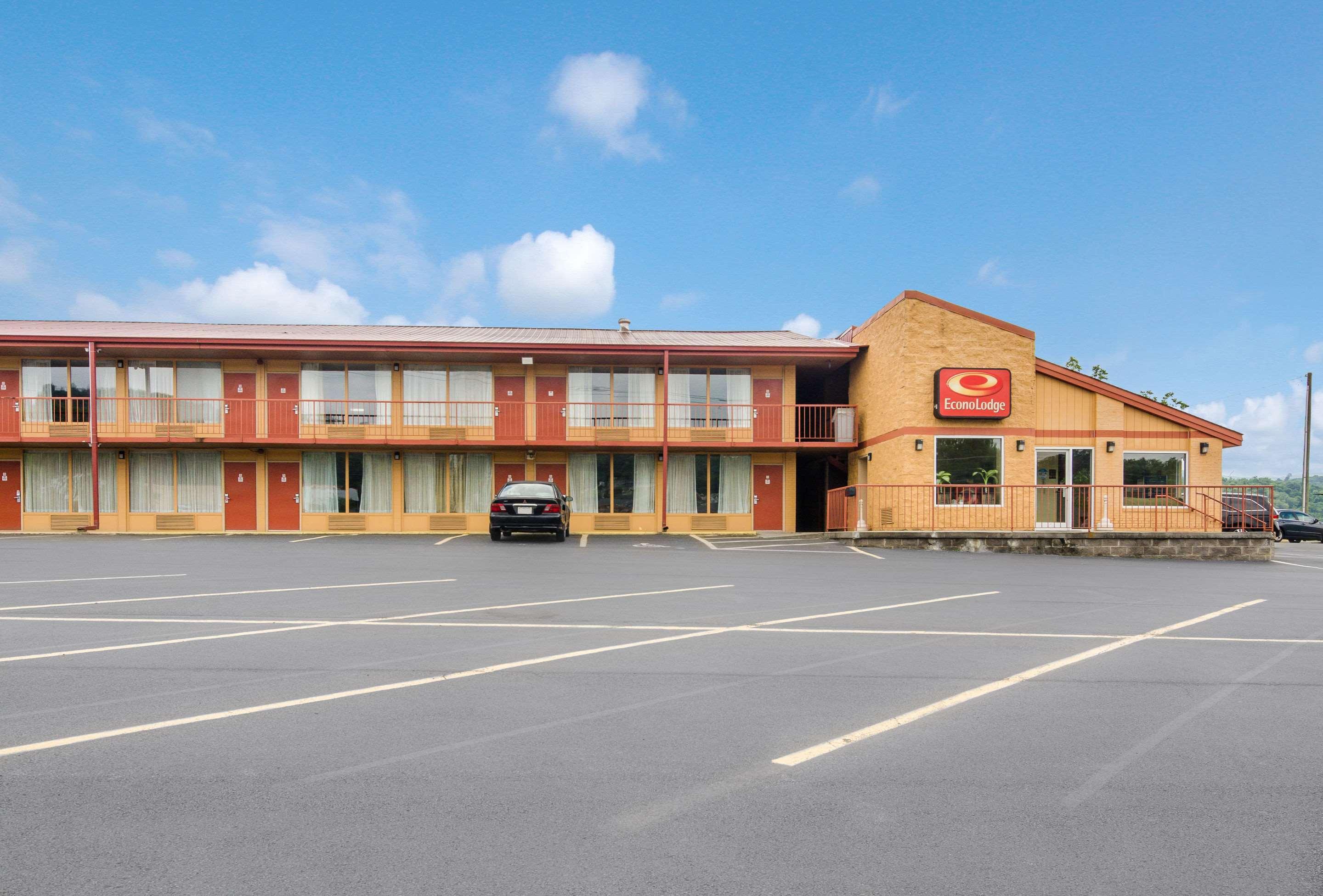 Econo Lodge Marion I-81 Экстерьер фото