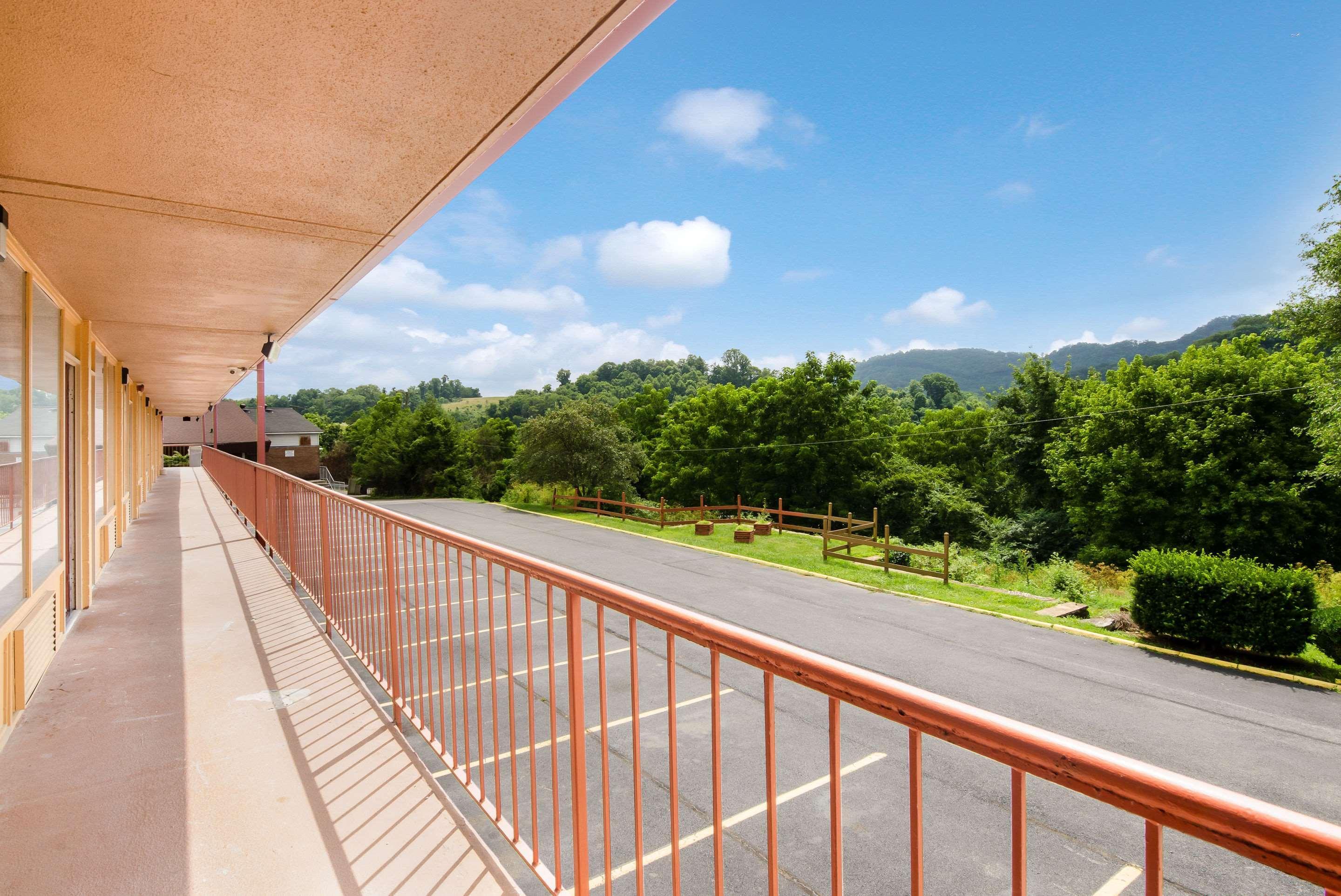 Econo Lodge Marion I-81 Экстерьер фото