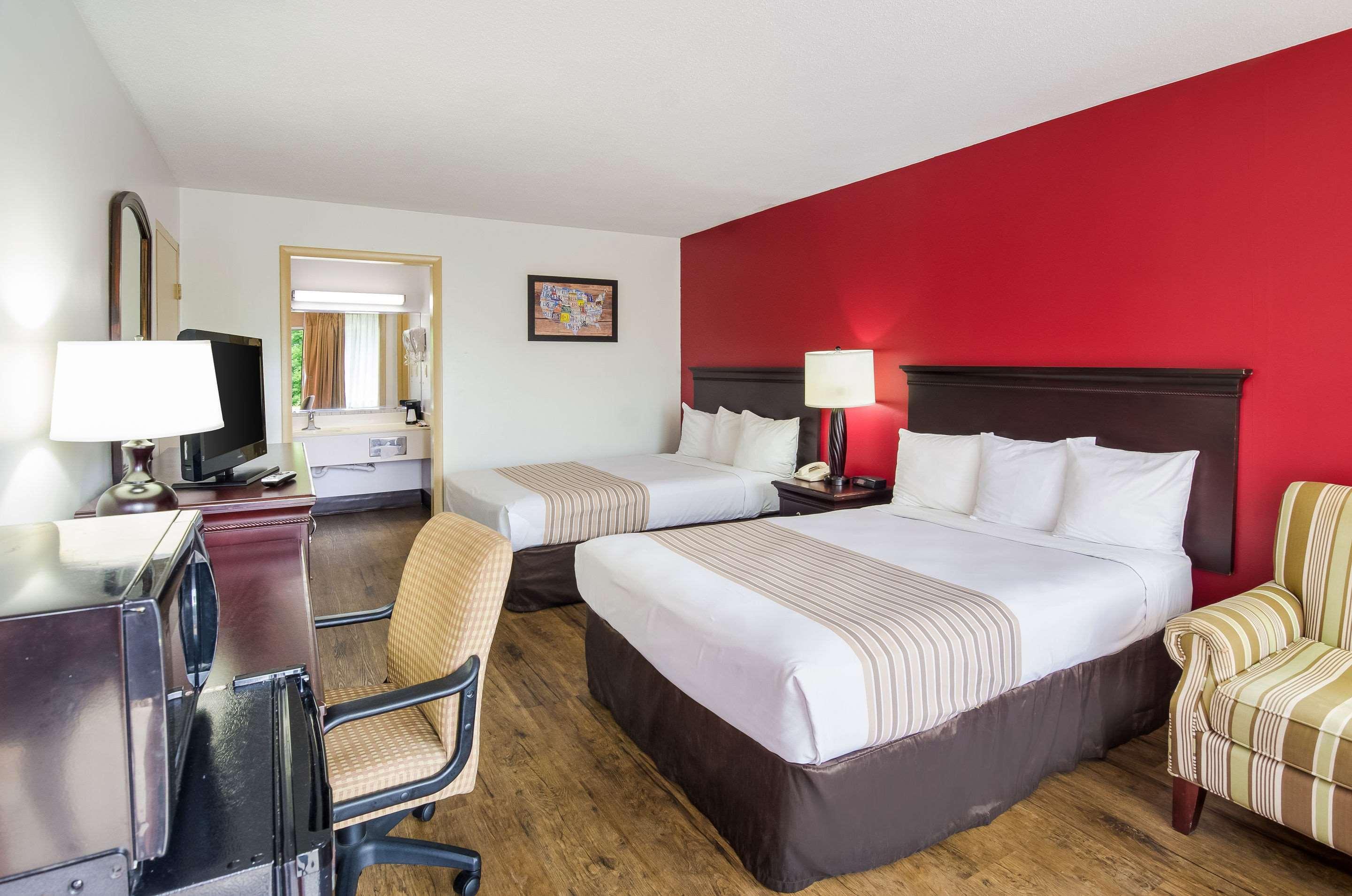 Econo Lodge Marion I-81 Экстерьер фото