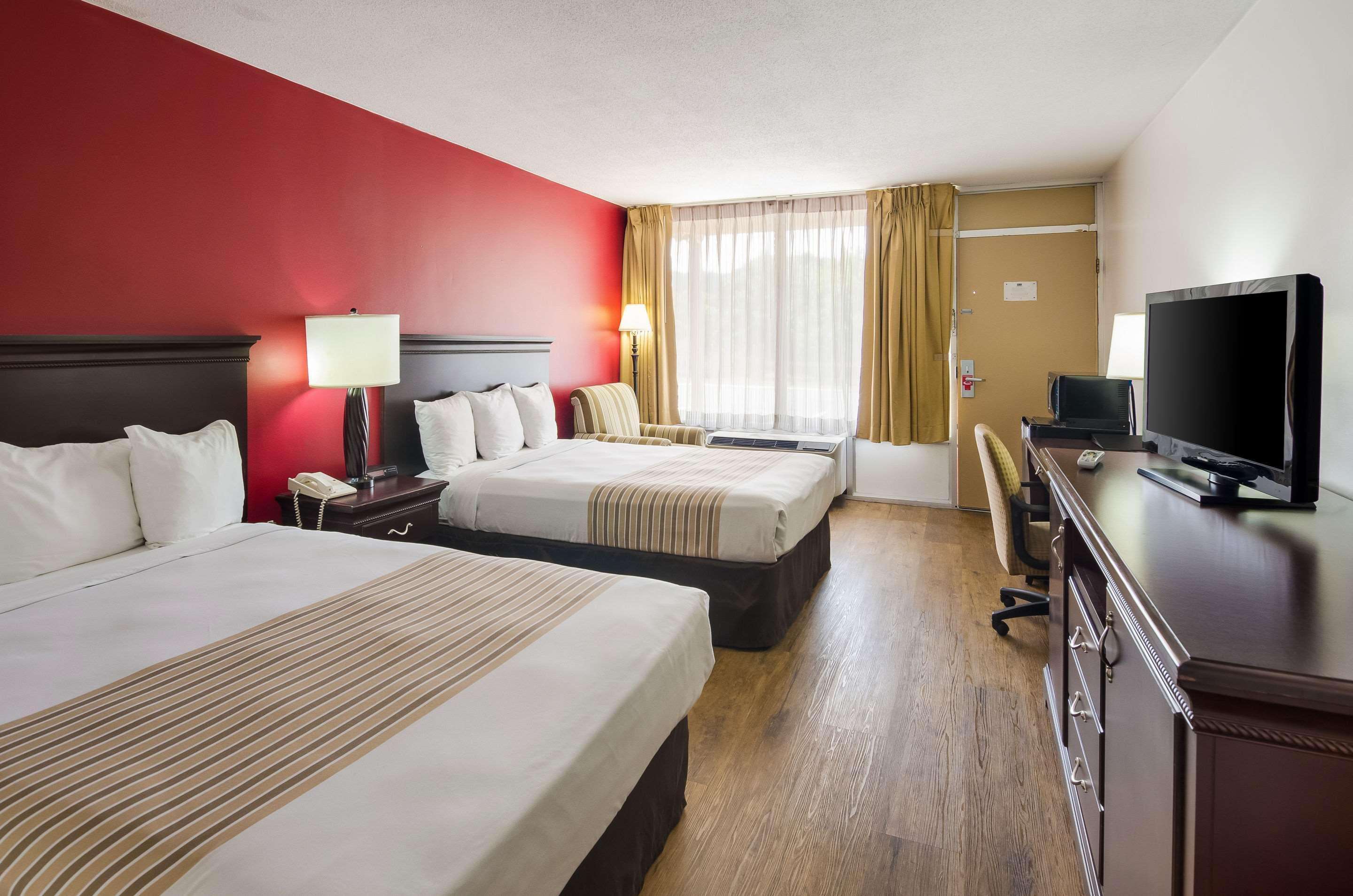 Econo Lodge Marion I-81 Экстерьер фото