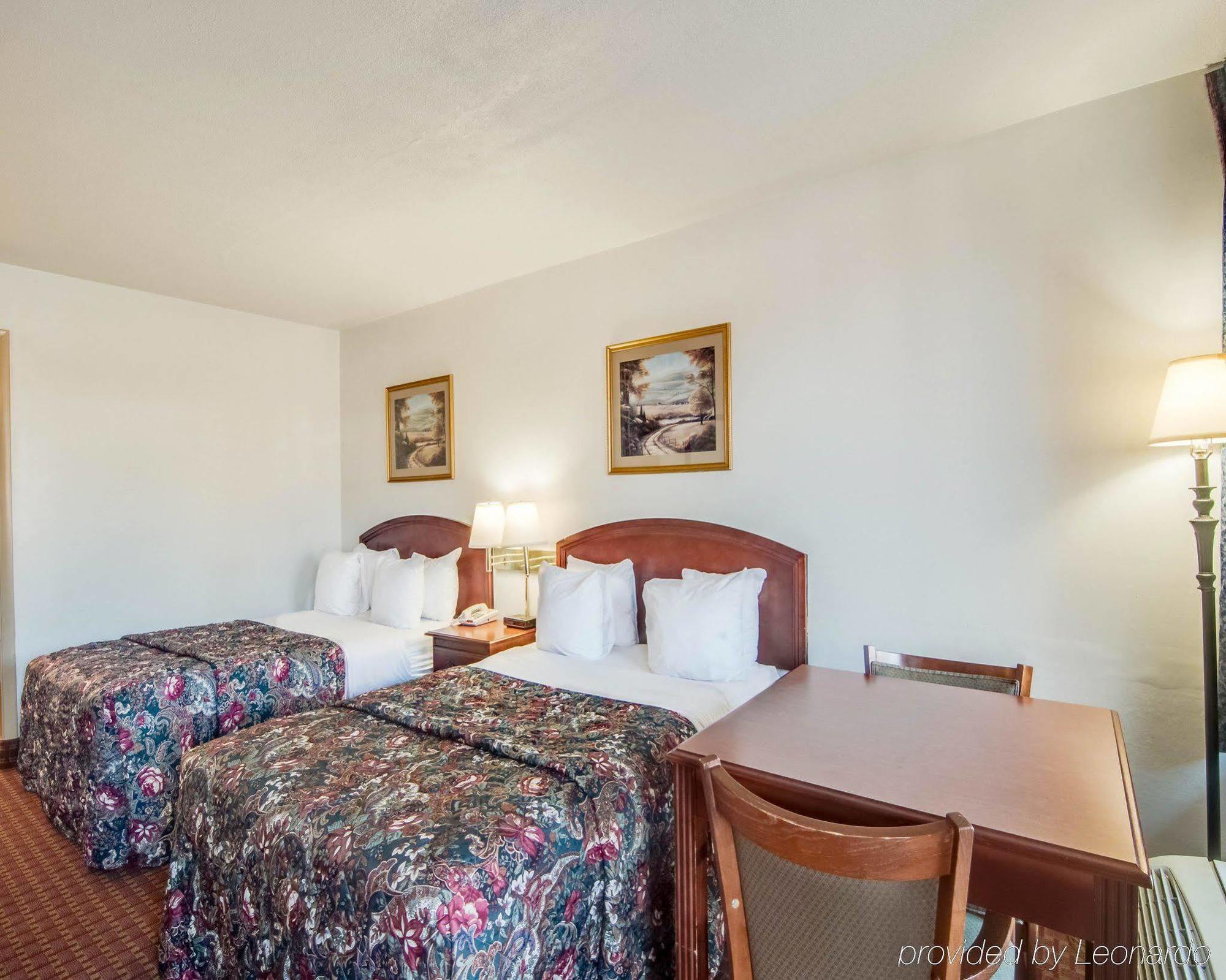 Econo Lodge Marion I-81 Экстерьер фото