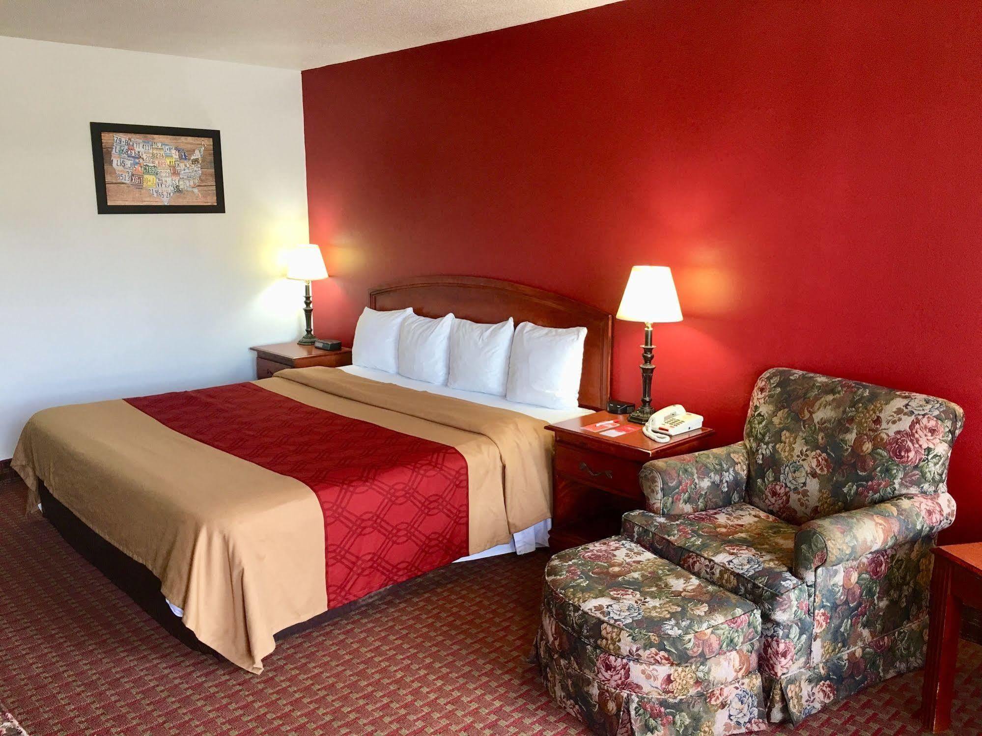 Econo Lodge Marion I-81 Экстерьер фото