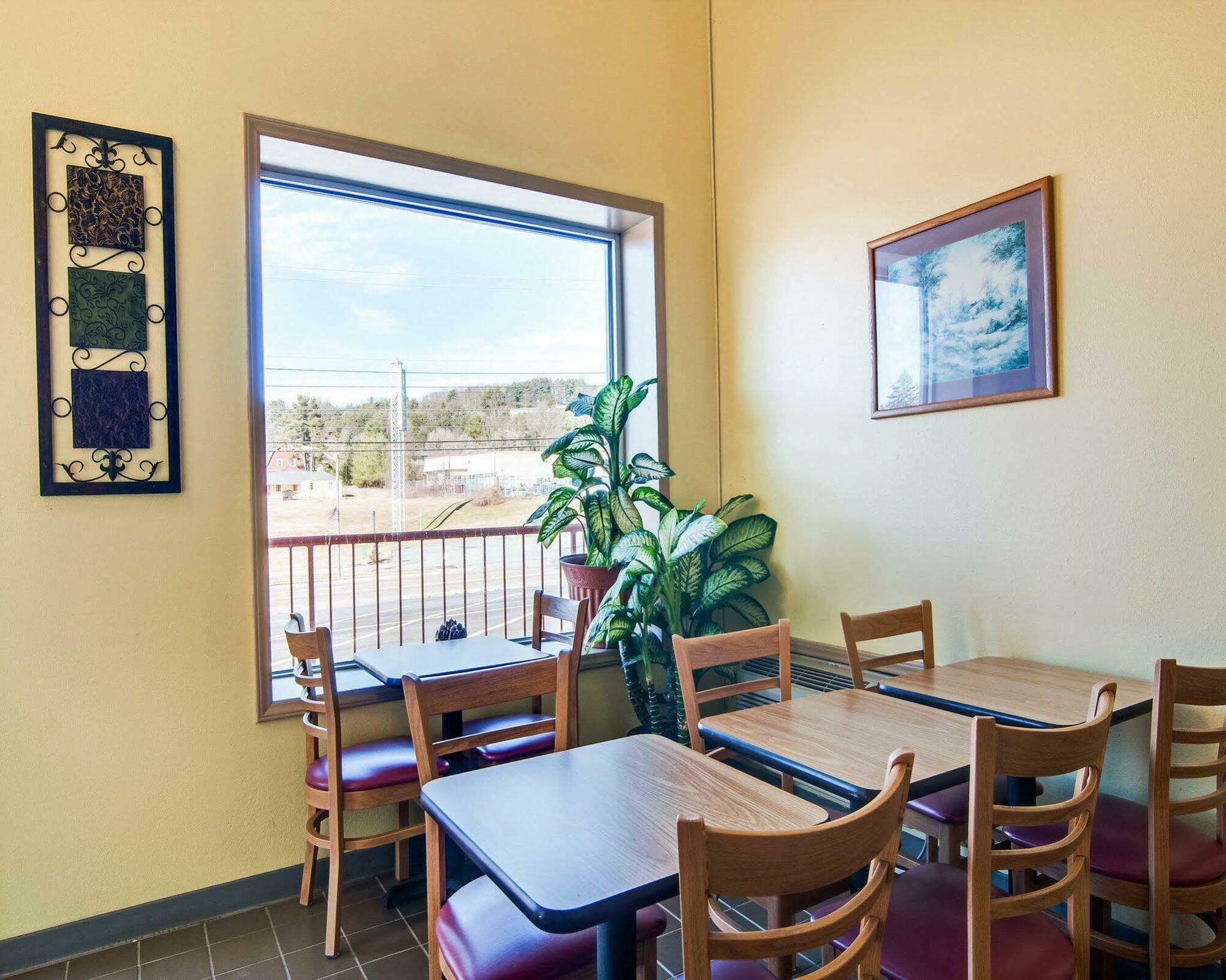 Econo Lodge Marion I-81 Экстерьер фото