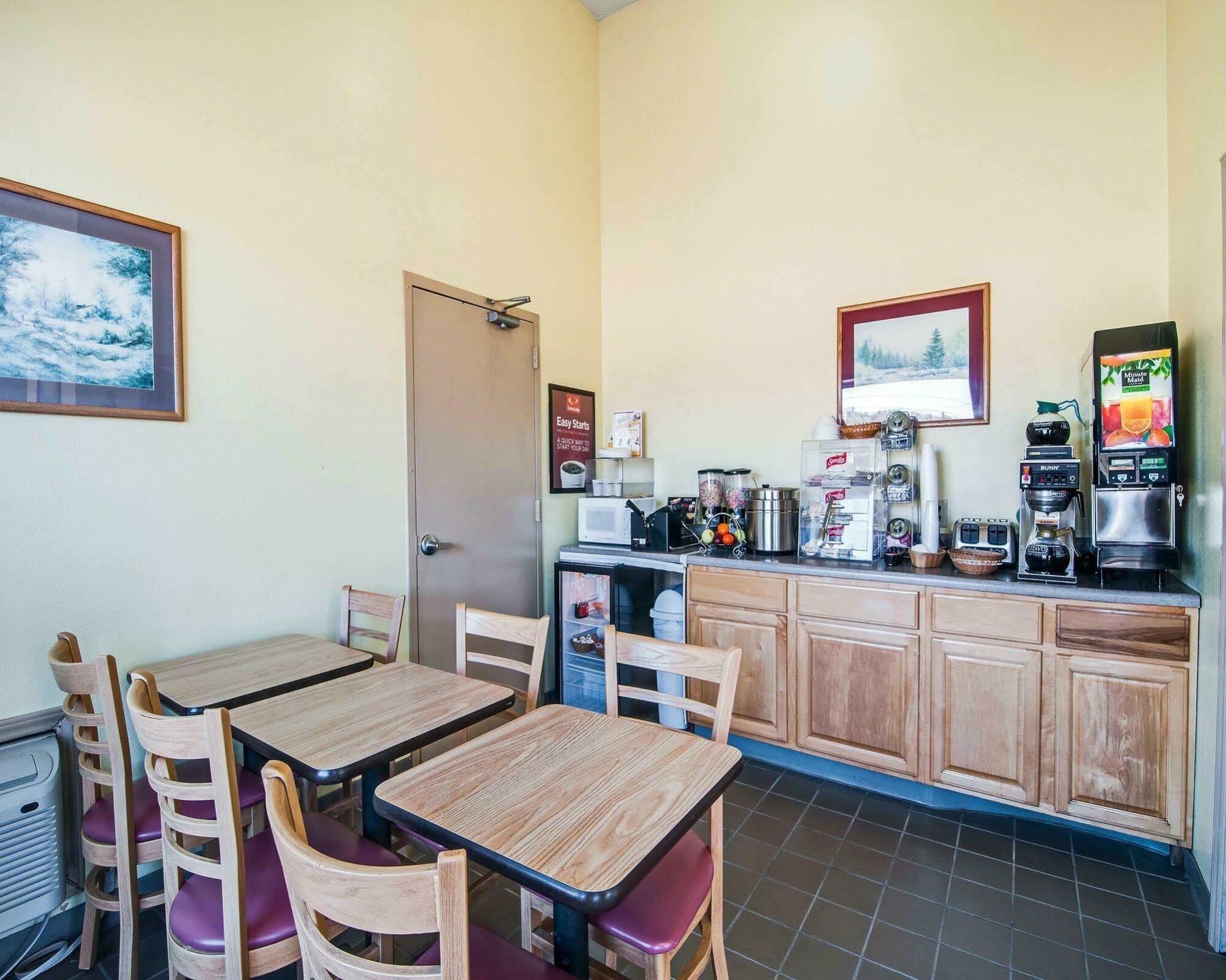 Econo Lodge Marion I-81 Экстерьер фото