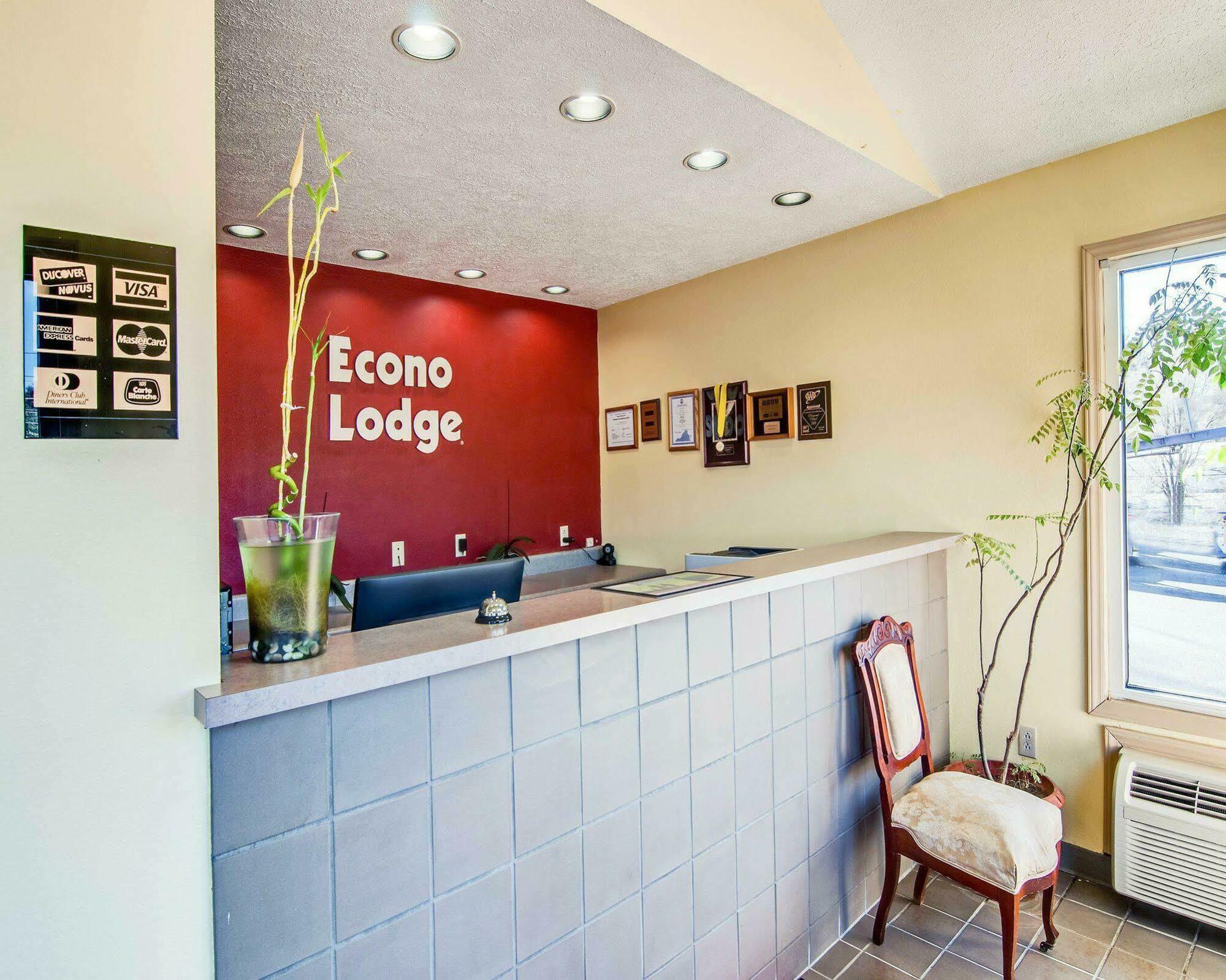 Econo Lodge Marion I-81 Экстерьер фото